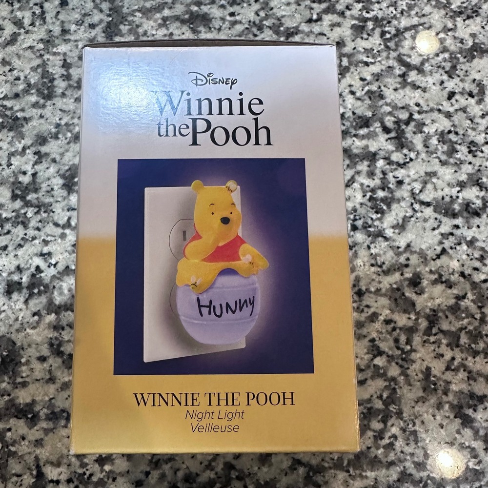 New Disney Winnie the Pooh Hunny Pot Night Light Dusk to Dawn Sensor Ukonic - Picture 4 of 7